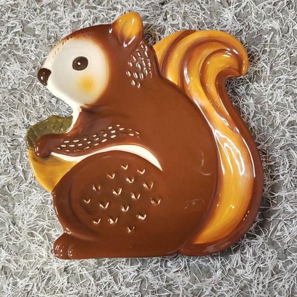 Better Homes & Gardens Squirrel Plate